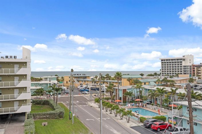 Image No.39-5 Bed Townhouse for sale