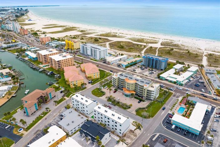 Image No.41-5 Bed Townhouse for sale