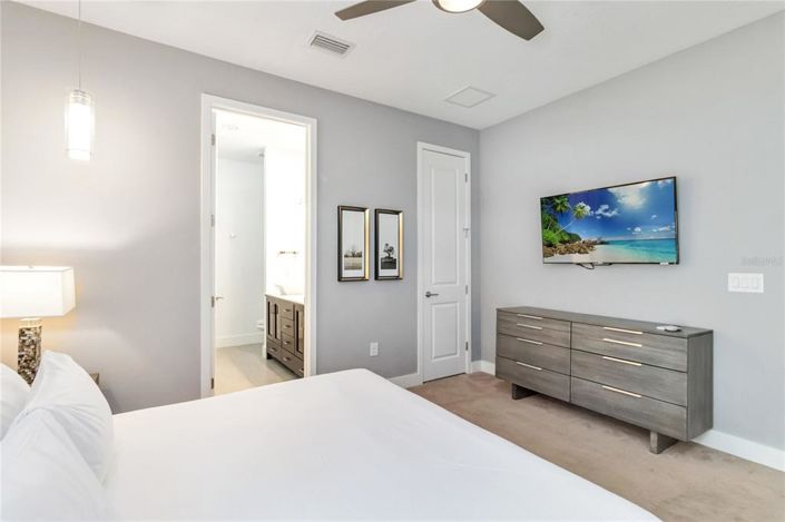 Image No.22-12 Bed Property for sale