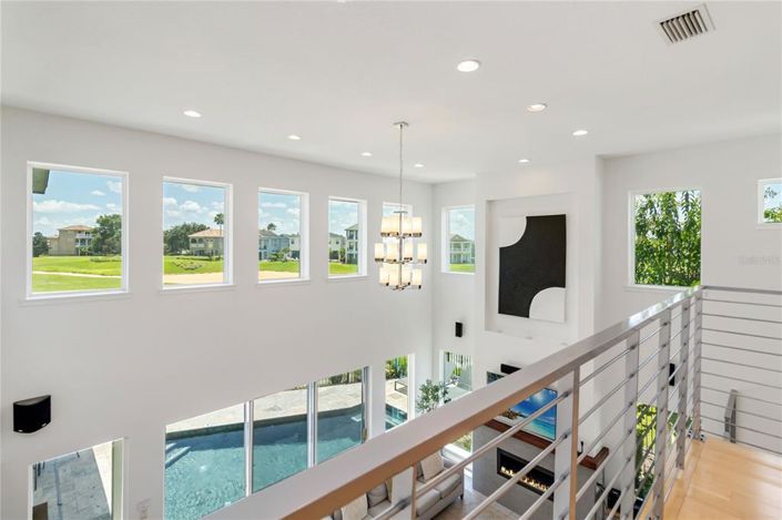 Image No.28-12 Bed Property for sale