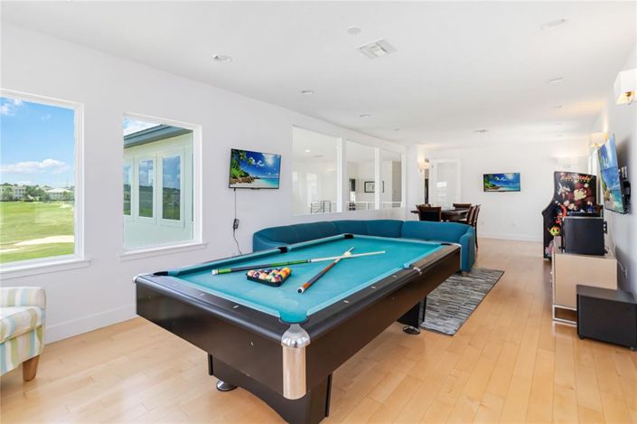 Image No.32-12 Bed Property for sale