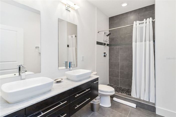 Image No.41-12 Bed Property for sale