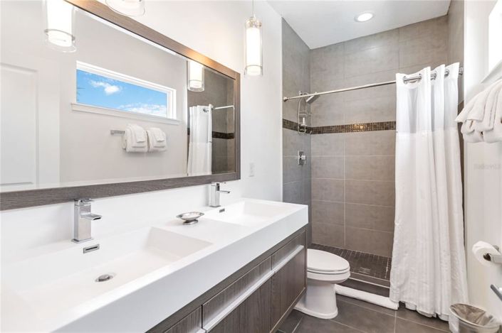 Image No.47-12 Bed Property for sale