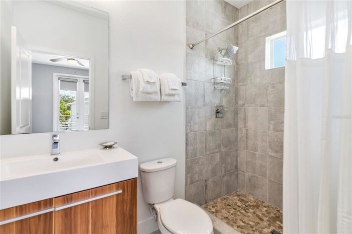 Image No.54-12 Bed Property for sale