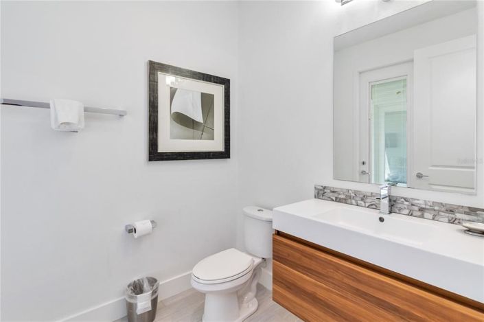 Image No.65-12 Bed Property for sale