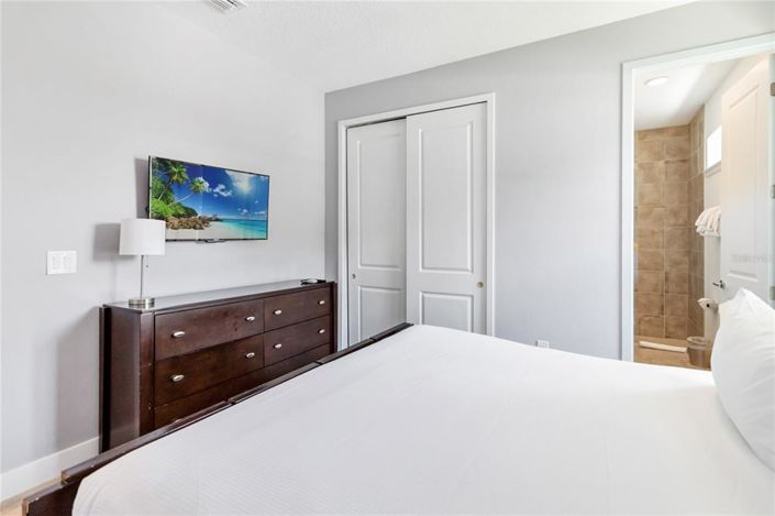 Image No.67-12 Bed Property for sale