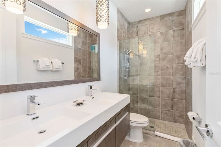 Image No.68-12 Bed Property for sale