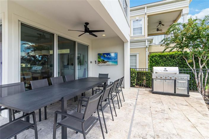 Image No.72-12 Bed Property for sale