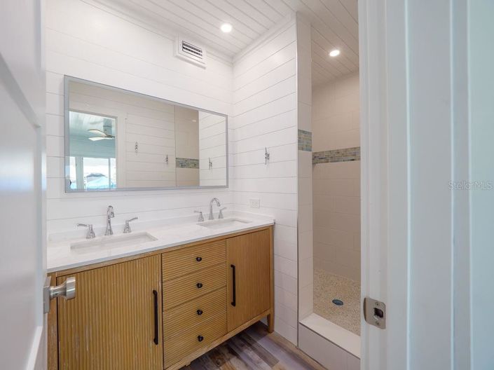 Image No.25-Propriété de 2 chambres à vendre à Holmes Beach