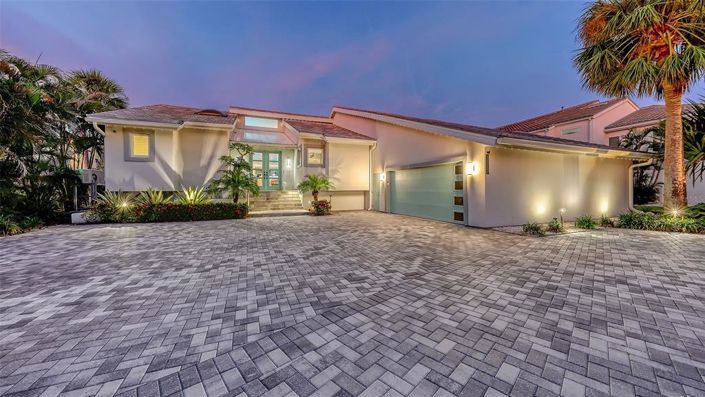 Image No.1-3 Bed Property for sale