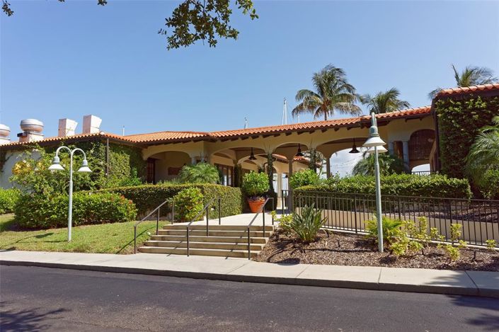 Image No.77-3 Bed Property for sale