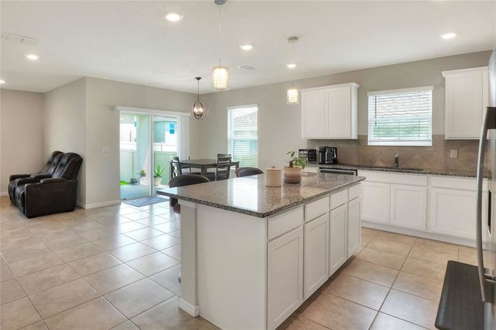 Image No.10-4 Bed Property for sale