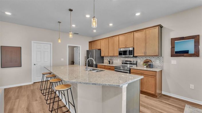 Image No.10-3 Bed Property for sale