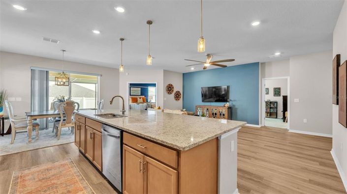 Image No.12-3 Bed Property for sale