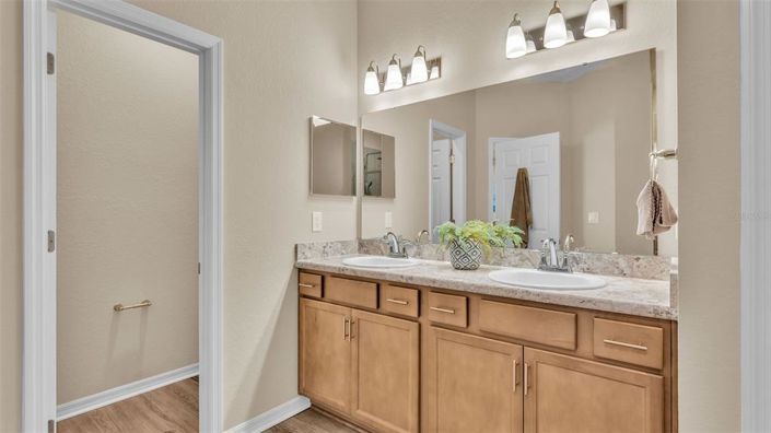 Image No.20-3 Bed Property for sale