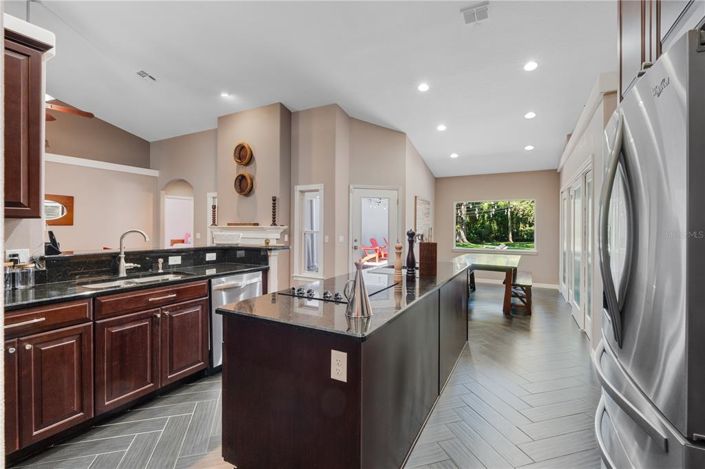 Image No.11-5 Bed Property for sale