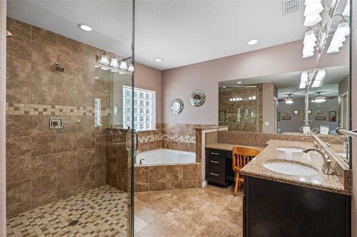 Image No.16-5 Bed Property for sale