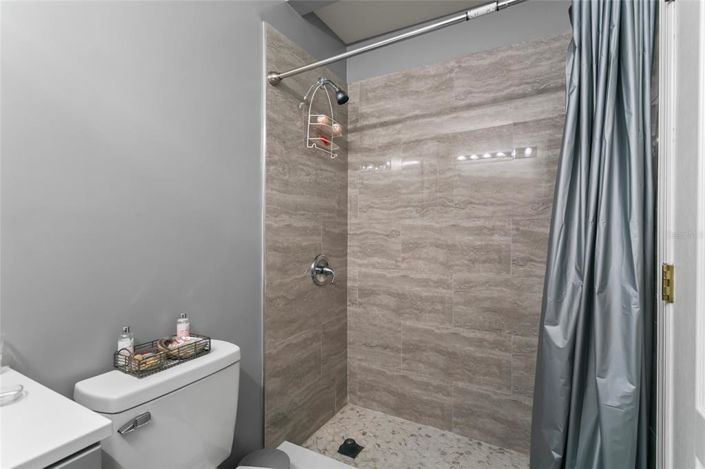 Image No.12-5 Bed Property for sale