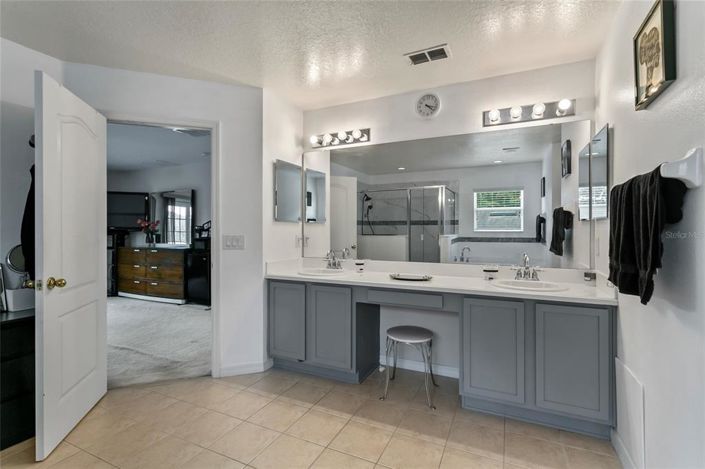 Image No.17-5 Bed Property for sale