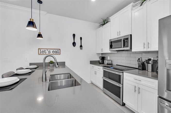 Image No.12-5 Bed Townhouse for sale