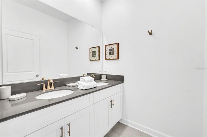 Image No.44-5 Bed Townhouse for sale