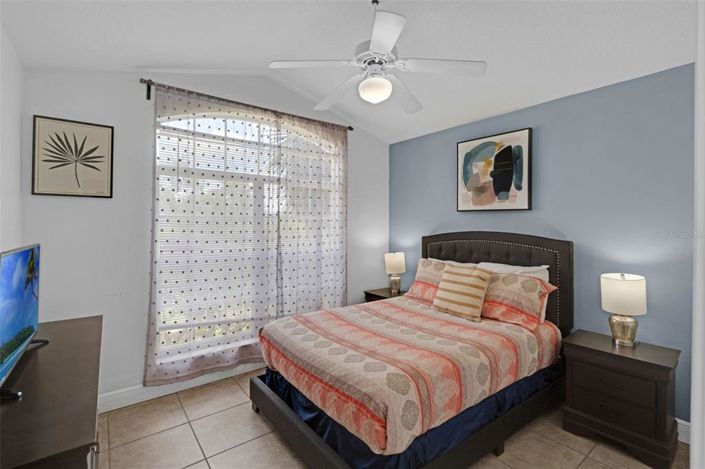 Image No.12-3 Bed Property for sale