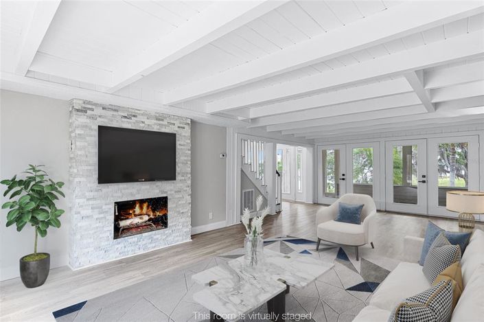 Image No.12-5 Bed Property for sale