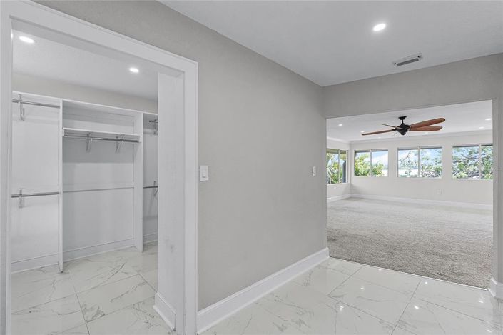 Image No.24-5 Bed Property for sale