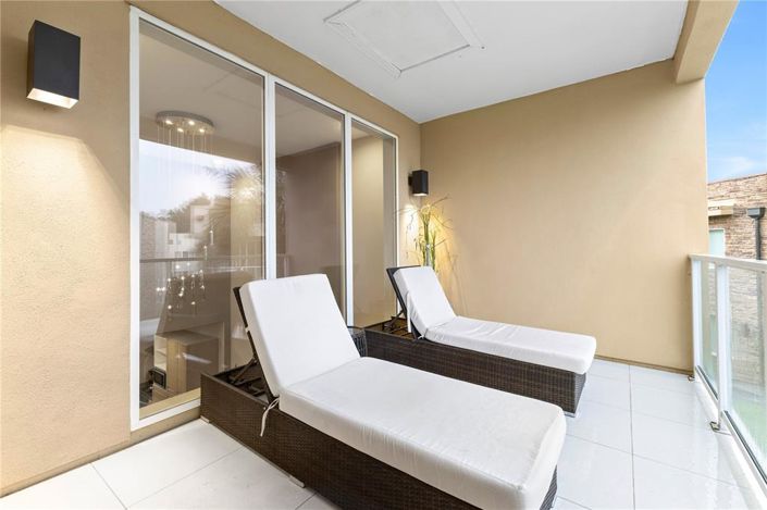 Image No.33-3 Bed Townhouse for sale