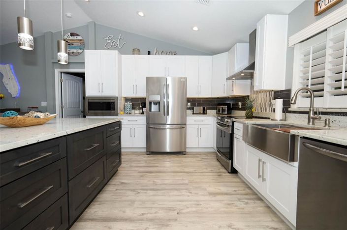 Image No.10-3 Bed Property for sale