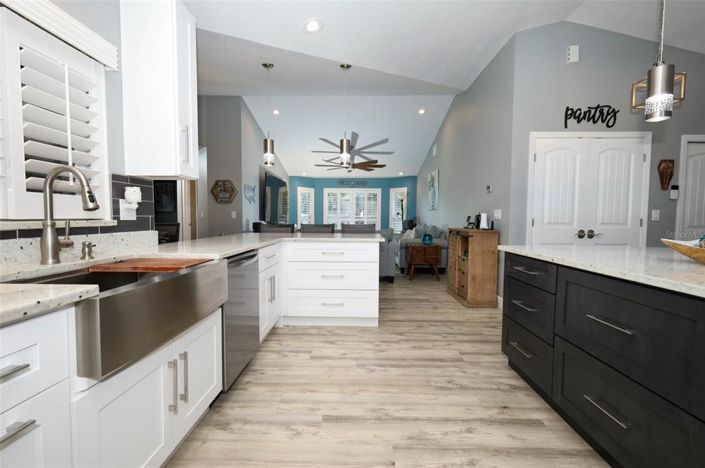 Image No.13-3 Bed Property for sale