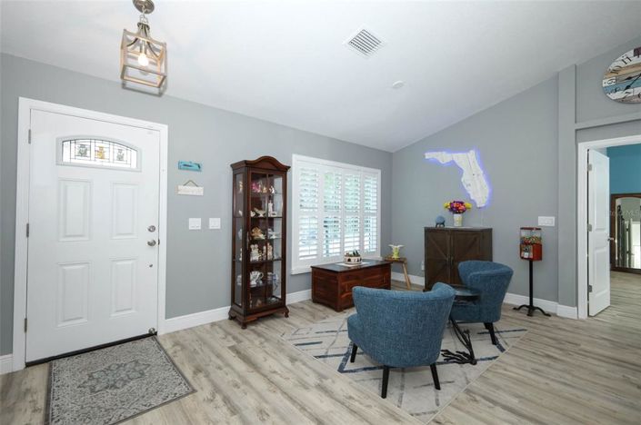 Image No.6-3 Bed Property for sale