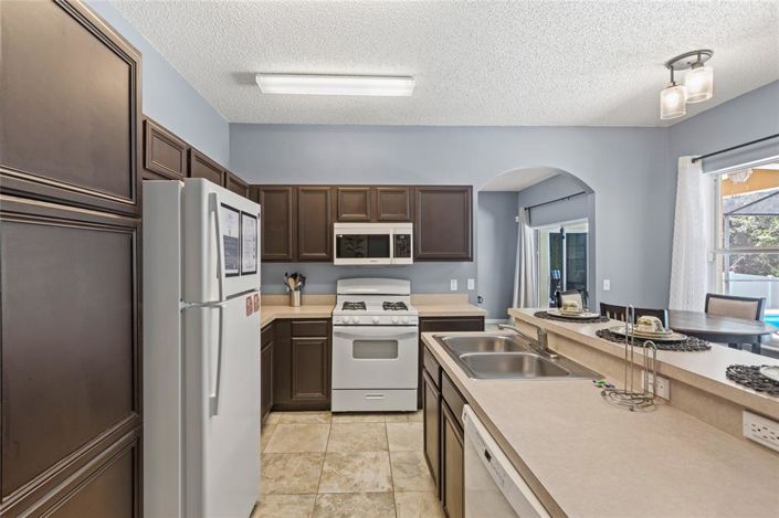 Image No.21-4 Bed Property for sale