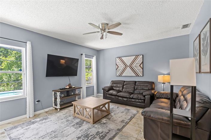 Image No.22-4 Bed Property for sale