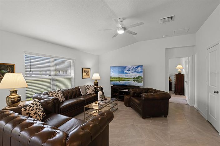 Image No.4-4 Bed Property for sale