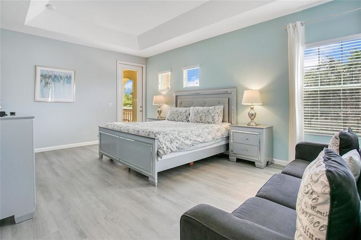 Image No.11-5 Bed Property for sale