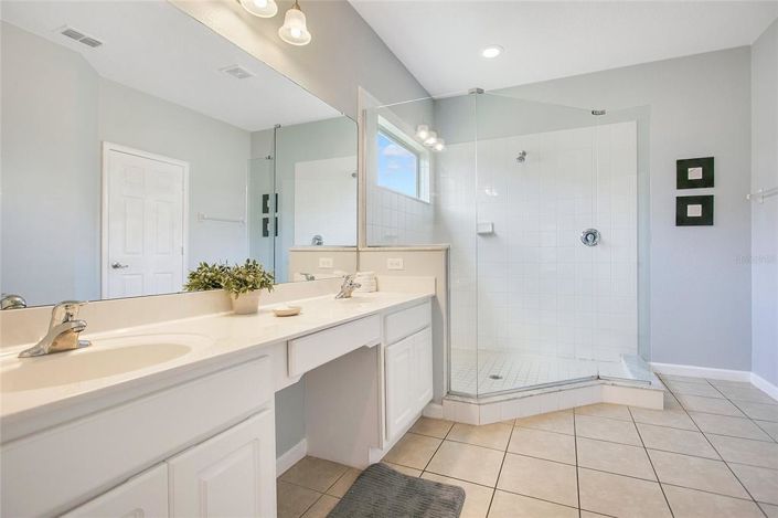 Image No.12-5 Bed Property for sale