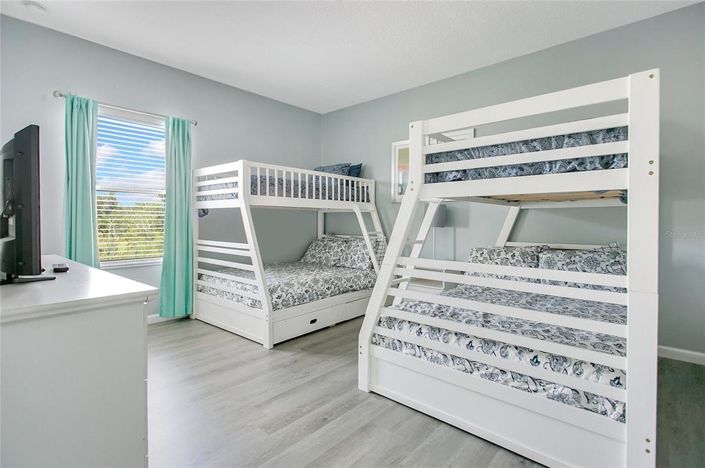 Image No.6-5 Bed Property for sale