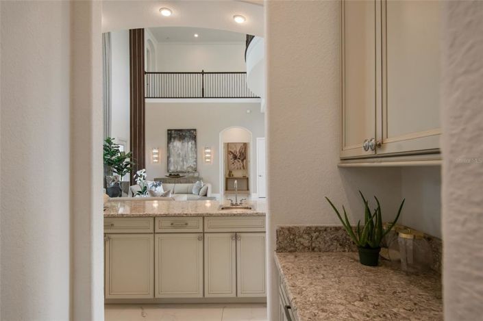 Image No.12-6 Bed Property for sale