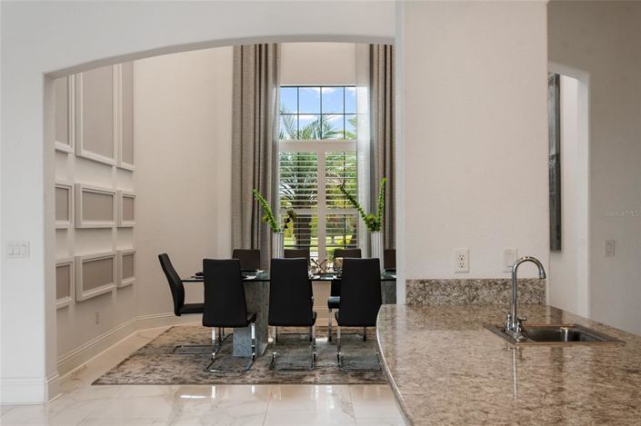 Image No.14-6 Bed Property for sale