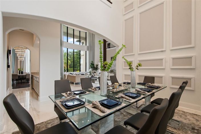 Image No.17-6 Bed Property for sale