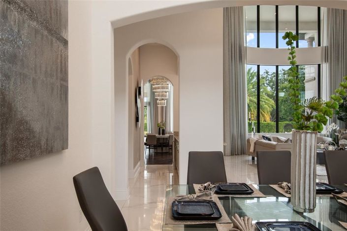 Image No.18-6 Bed Property for sale