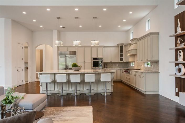 Image No.24-6 Bed Property for sale