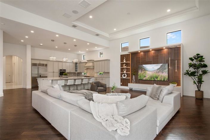 Image No.34-6 Bed Property for sale