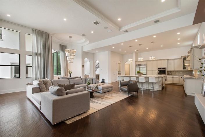 Image No.36-6 Bed Property for sale