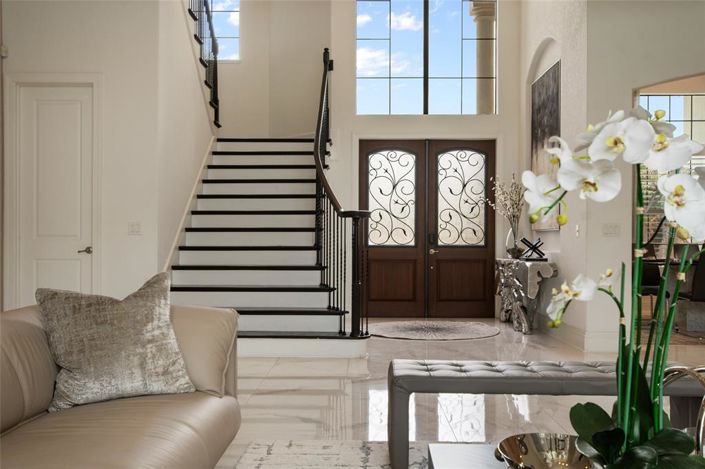 Image No.4-6 Bed Property for sale