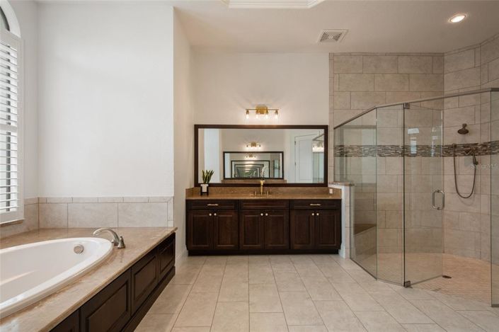 Image No.48-6 Bed Property for sale