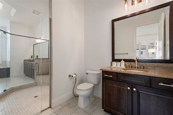 Image No.50-6 Bed Property for sale