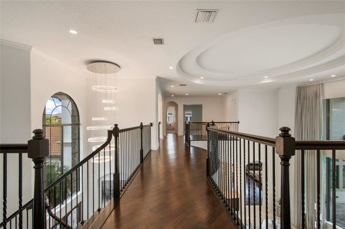 Image No.52-6 Bed Property for sale