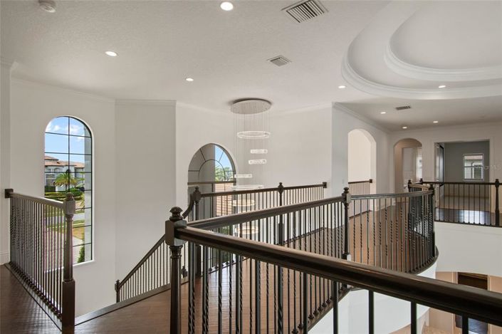 Image No.53-6 Bed Property for sale